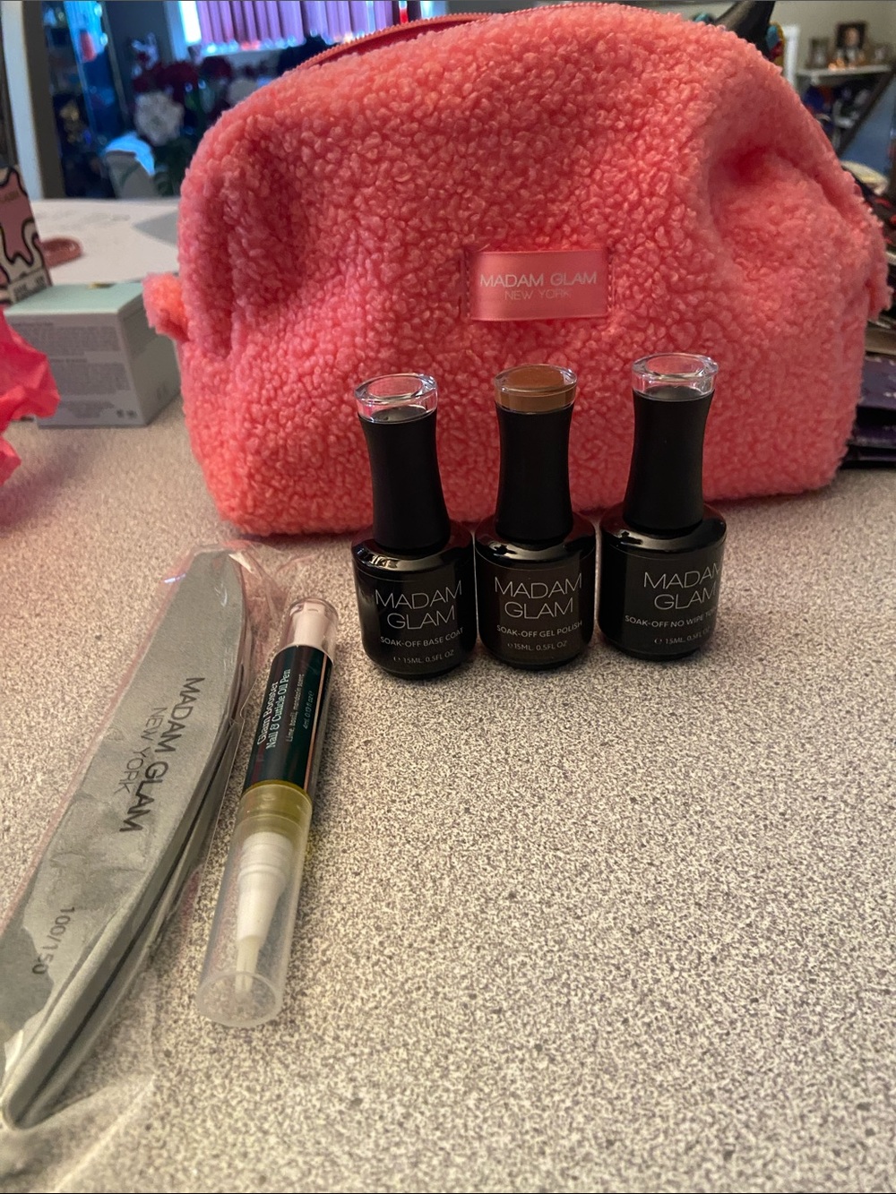 Pink Plush Nail Kit — Press-On & Gel Polish Set